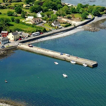 3 Bedroom Townhouse In The Heart Of The Burren Holiday home *