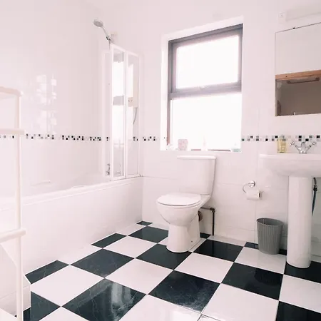 Casa vacanze 3 Bedroom Townhouse In The Heart Of The Burren *