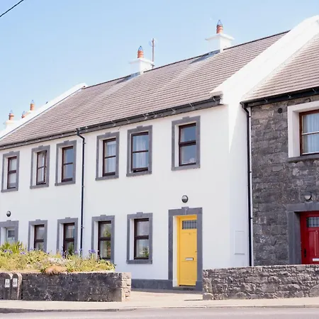 3 Bedroom Townhouse In The Heart Of The Burren Holiday home